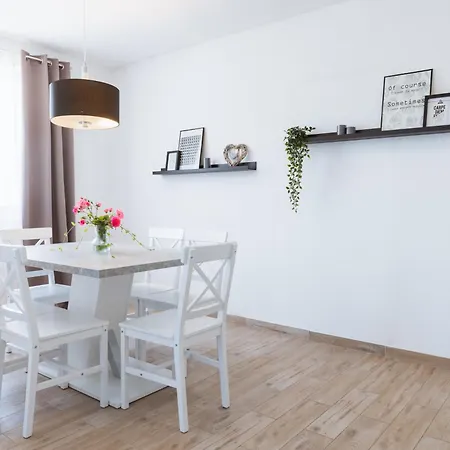 Apartments Marusic Makarska Room photo